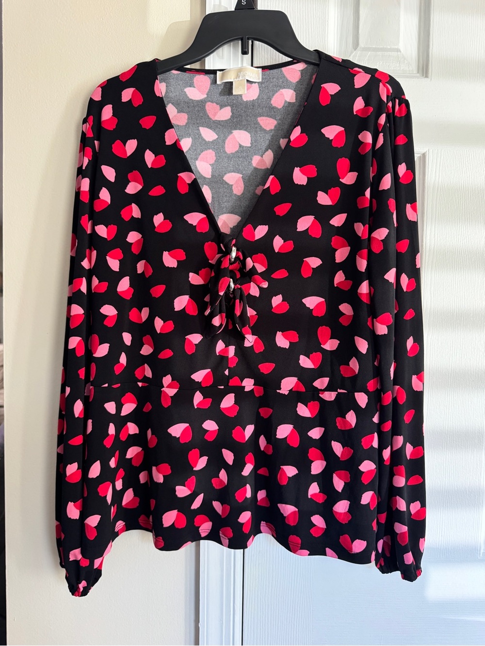 Michael Kors XL Women's Black V-Neck Long-Sleeve Blouse with Pink Red EUC